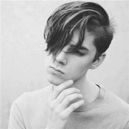 欧美伤感图片孤独男,欧美伤感图片中的男生独白