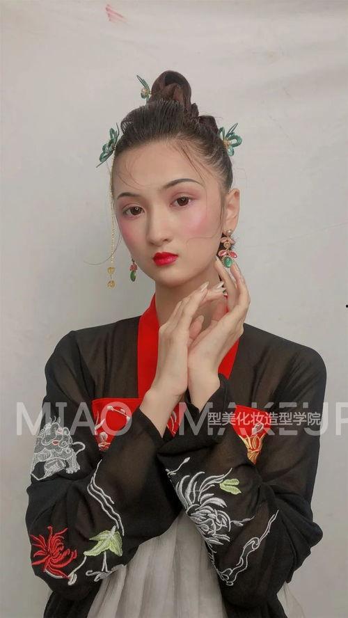 化妆欧美古风图片,欧美古风融合之美
